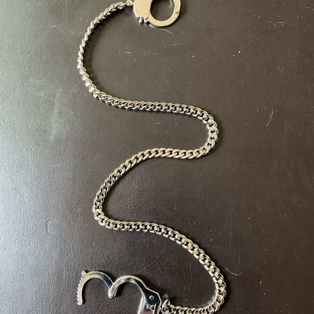 Hand cuff necklace - Picture 3 of 3